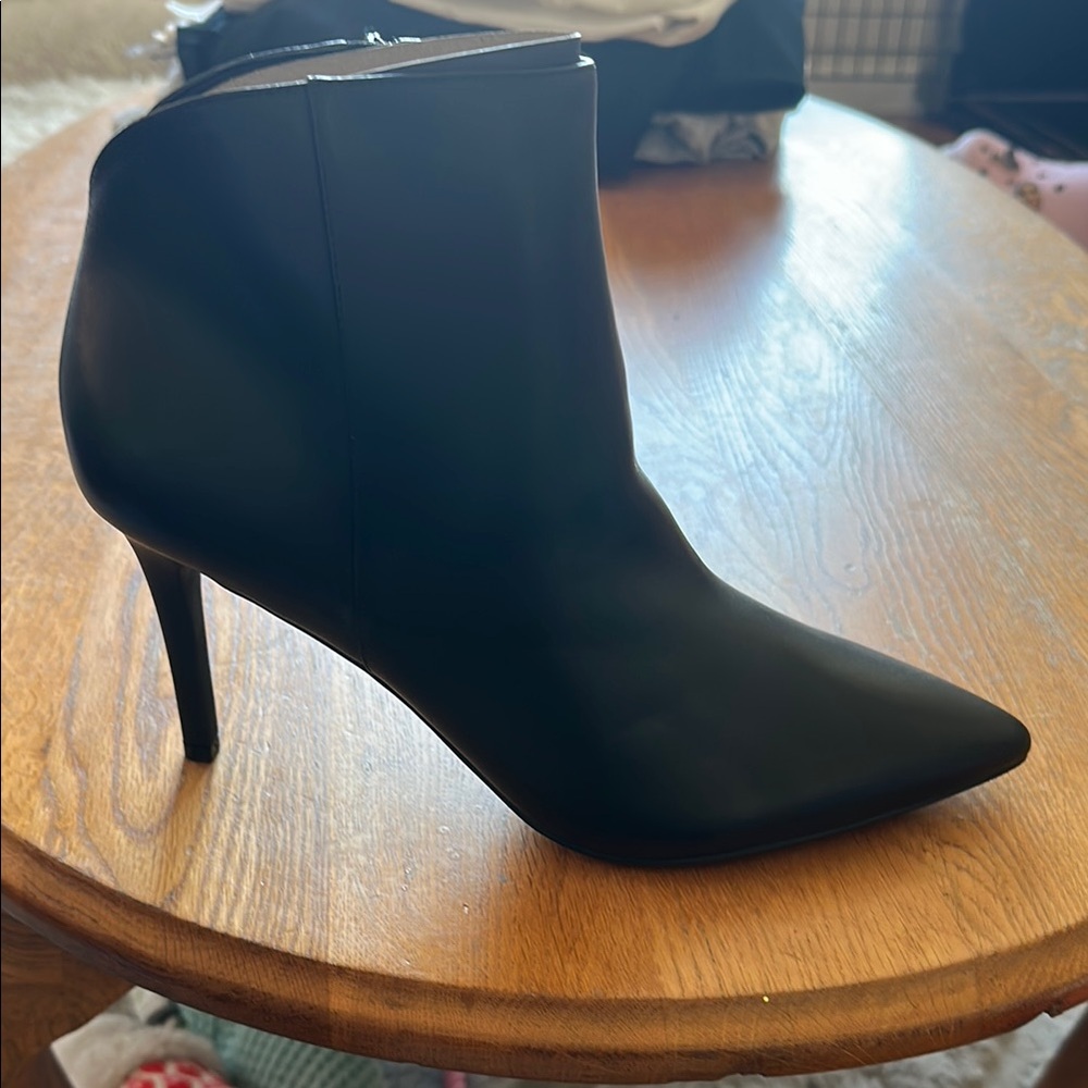 Elegant Black Ankle Boots